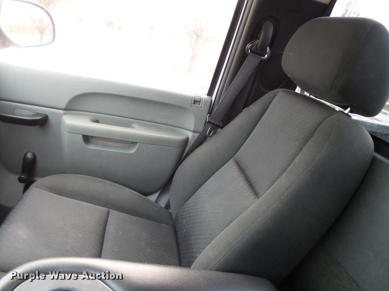 image for item BM9556 2012 Chevrolet Silverado 1500 pickup truck