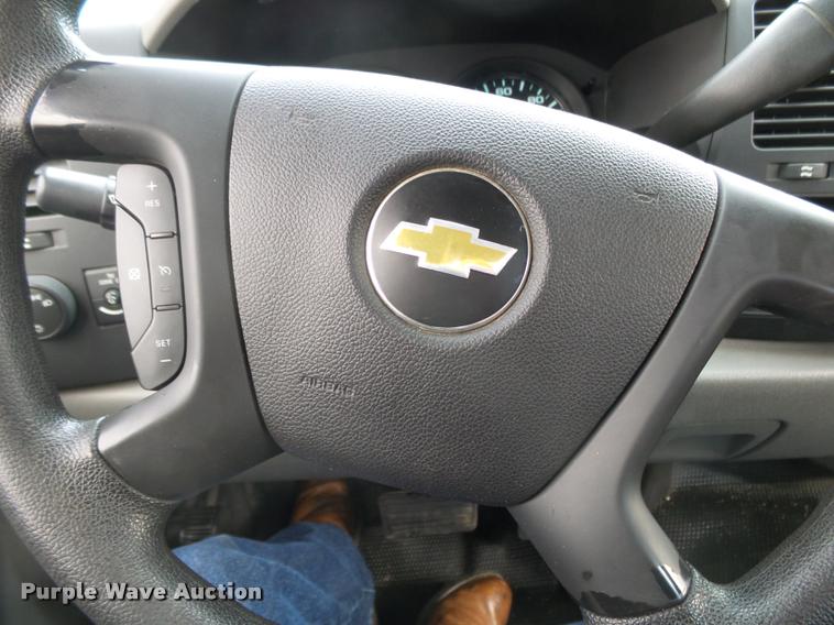 image for item BM9556 2012 Chevrolet Silverado 1500 pickup truck