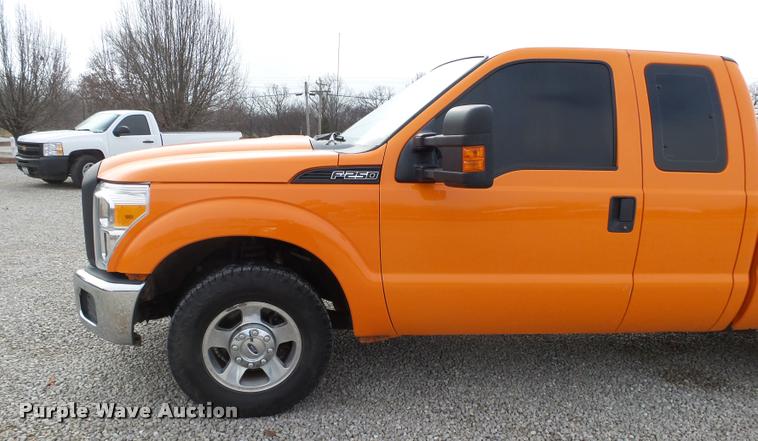 image for item BM9557 2011 Ford F250 Super Duty SuperCab pickup truck