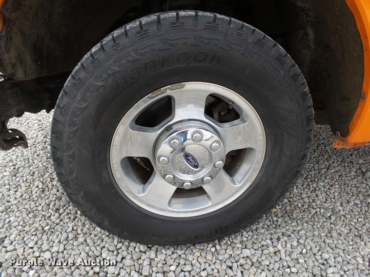 image for item BM9557 2011 Ford F250 Super Duty SuperCab pickup truck