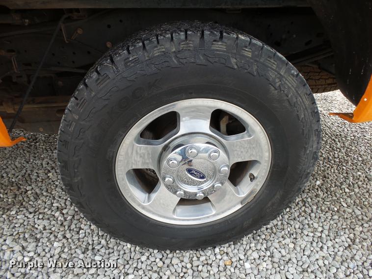 image for item BM9557 2011 Ford F250 Super Duty SuperCab pickup truck