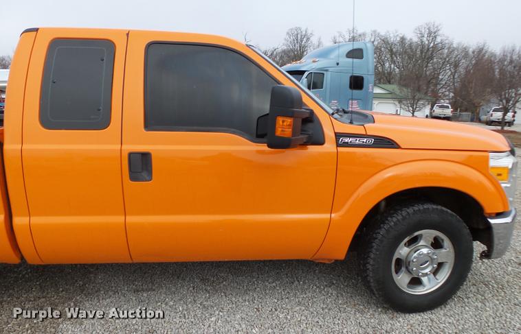 image for item BM9557 2011 Ford F250 Super Duty SuperCab pickup truck