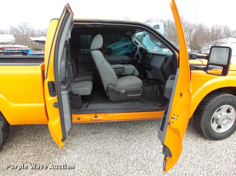 image for item BM9557 2011 Ford F250 Super Duty SuperCab pickup truck