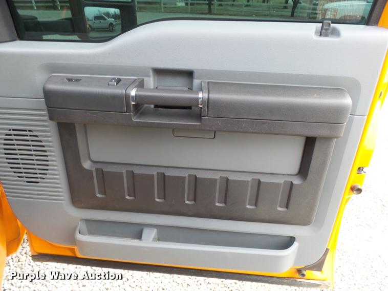 image for item BM9557 2011 Ford F250 Super Duty SuperCab pickup truck