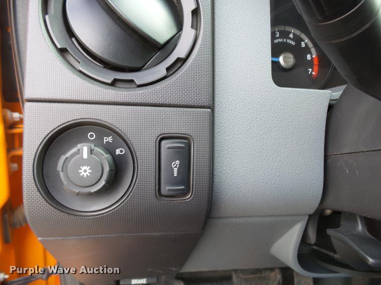 image for item BM9557 2011 Ford F250 Super Duty SuperCab pickup truck