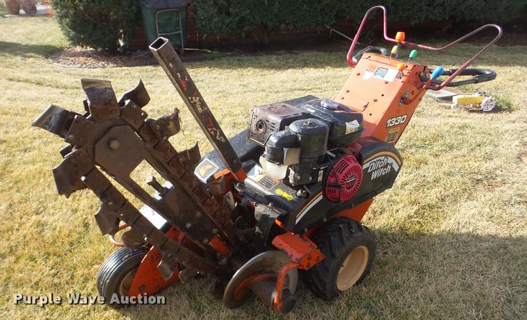 image for item BU9273 2007 Ditch Witch 1330 trencher