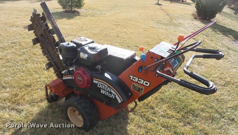image for item BU9273 2007 Ditch Witch 1330 trencher
