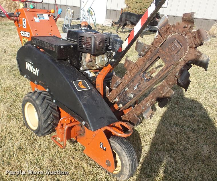 image for item BU9273 2007 Ditch Witch 1330 trencher