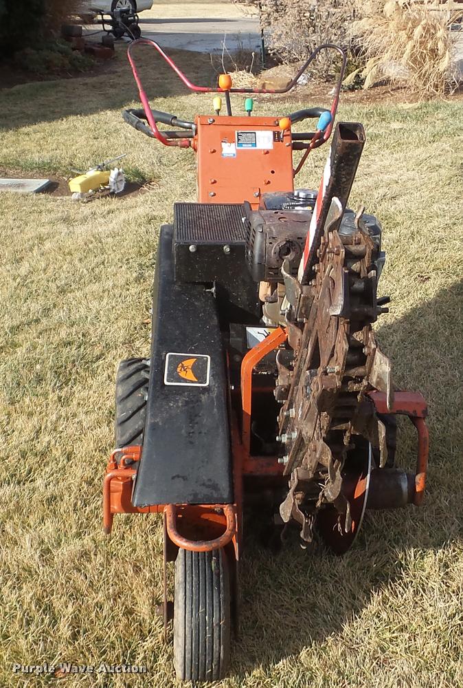 image for item BU9273 2007 Ditch Witch 1330 trencher