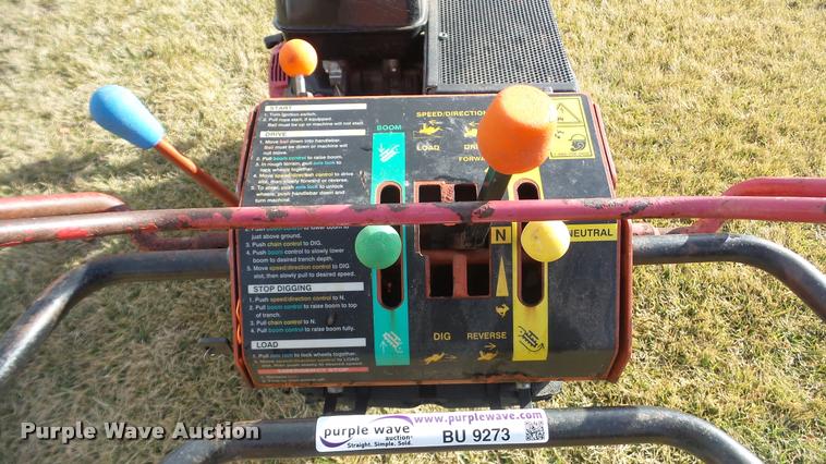 image for item BU9273 2007 Ditch Witch 1330 trencher