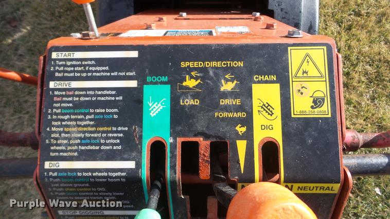 image for item BU9273 2007 Ditch Witch 1330 trencher