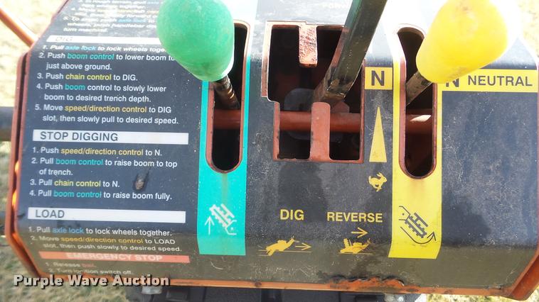 image for item BU9273 2007 Ditch Witch 1330 trencher