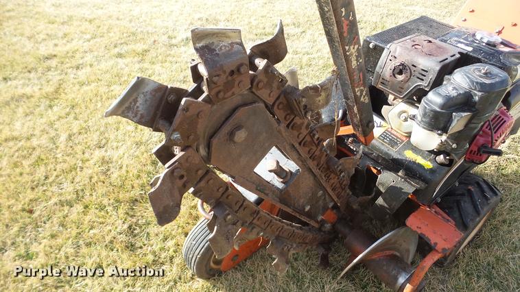 image for item BU9273 2007 Ditch Witch 1330 trencher