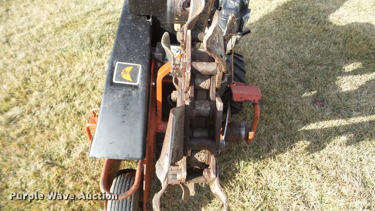 image for item BU9273 2007 Ditch Witch 1330 trencher
