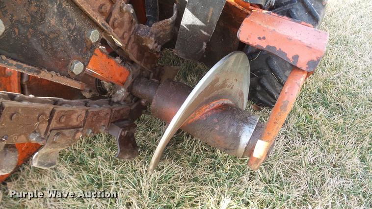 image for item BU9273 2007 Ditch Witch 1330 trencher