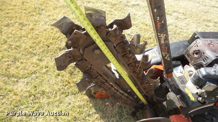 image for item BU9273 2007 Ditch Witch 1330 trencher