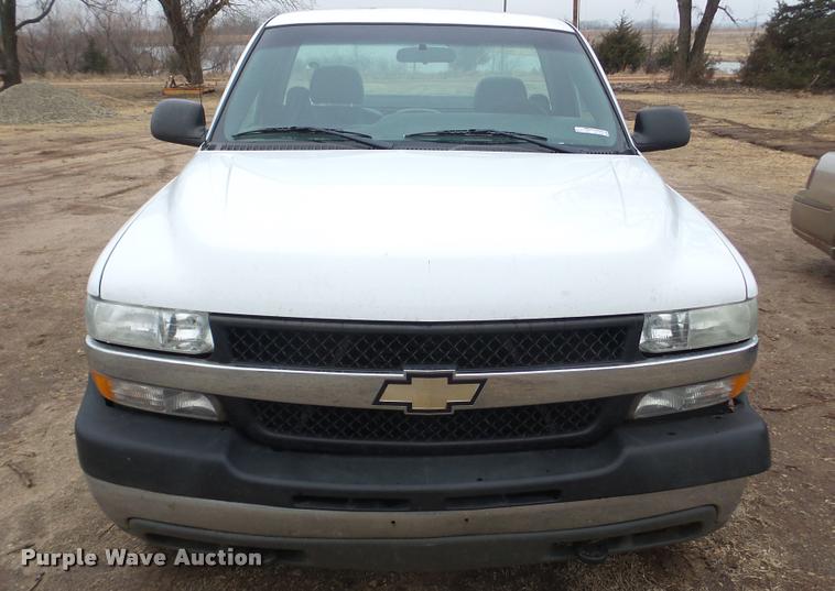 image for item BU9282 2002 Chevrolet Silverado 2500HD pickup truck