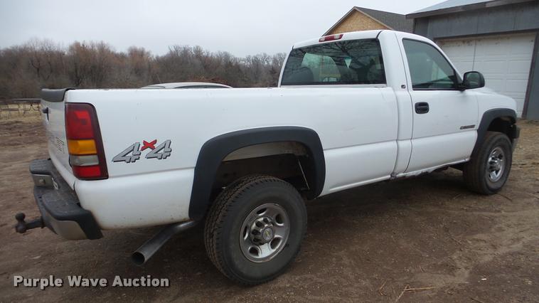 image for item BU9282 2002 Chevrolet Silverado 2500HD pickup truck