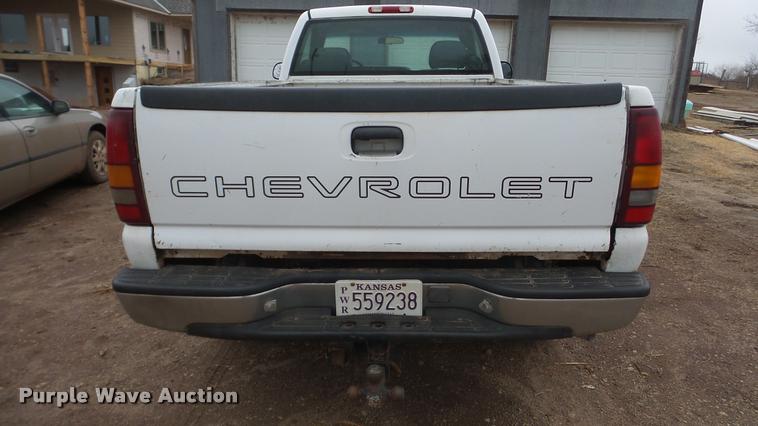 image for item BU9282 2002 Chevrolet Silverado 2500HD pickup truck