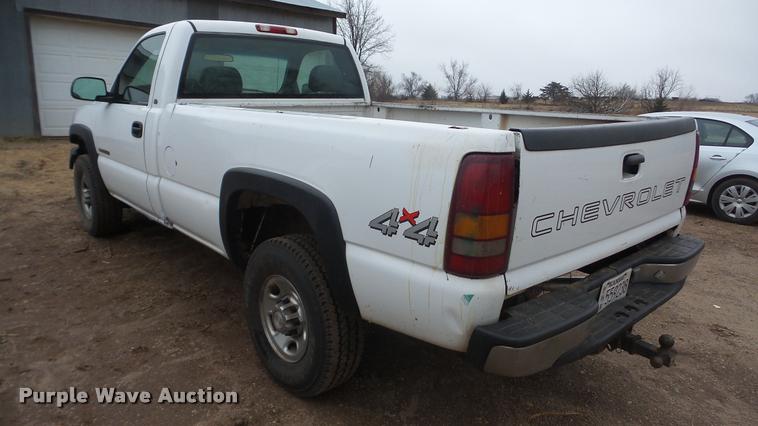 image for item BU9282 2002 Chevrolet Silverado 2500HD pickup truck