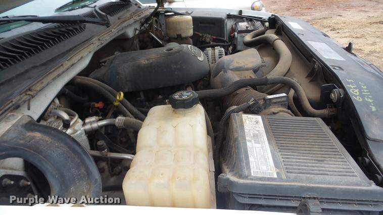 image for item BU9282 2002 Chevrolet Silverado 2500HD pickup truck