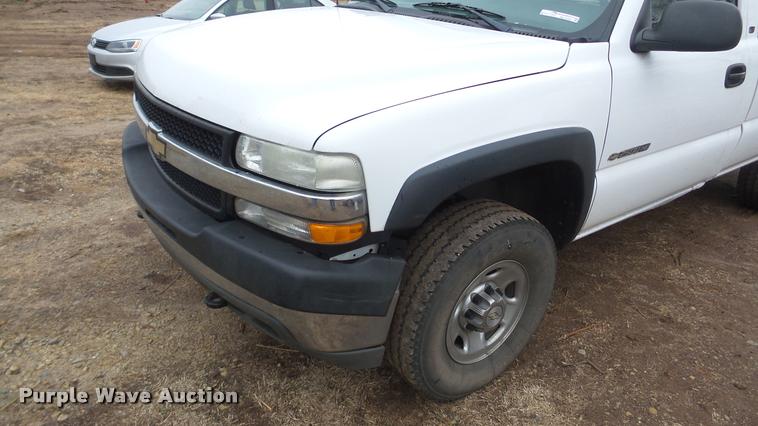 image for item BU9282 2002 Chevrolet Silverado 2500HD pickup truck