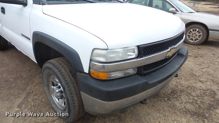 image for item BU9282 2002 Chevrolet Silverado 2500HD pickup truck
