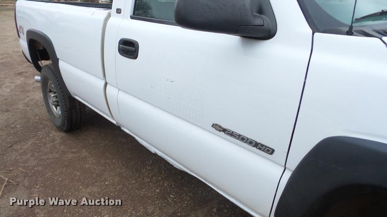 image for item BU9282 2002 Chevrolet Silverado 2500HD pickup truck