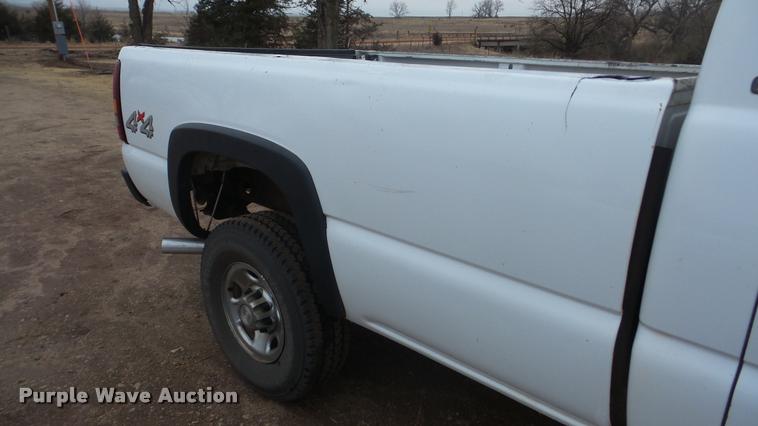 image for item BU9282 2002 Chevrolet Silverado 2500HD pickup truck