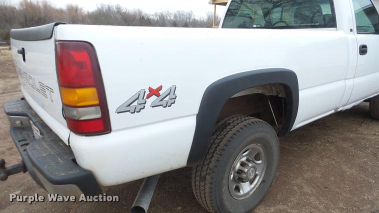 image for item BU9282 2002 Chevrolet Silverado 2500HD pickup truck