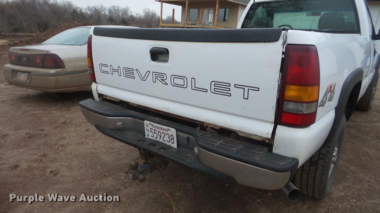 image for item BU9282 2002 Chevrolet Silverado 2500HD pickup truck