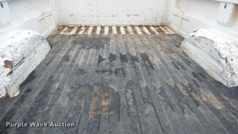 image for item BU9282 2002 Chevrolet Silverado 2500HD pickup truck