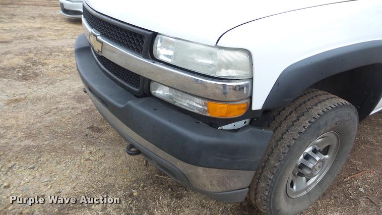 image for item BU9282 2002 Chevrolet Silverado 2500HD pickup truck