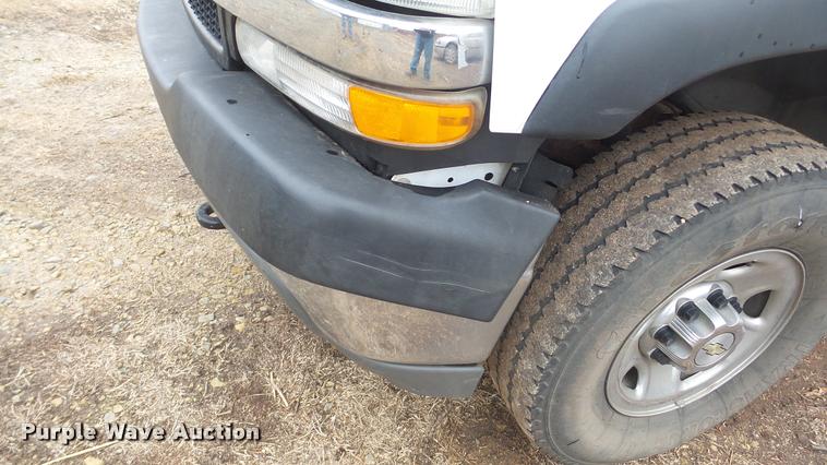image for item BU9282 2002 Chevrolet Silverado 2500HD pickup truck