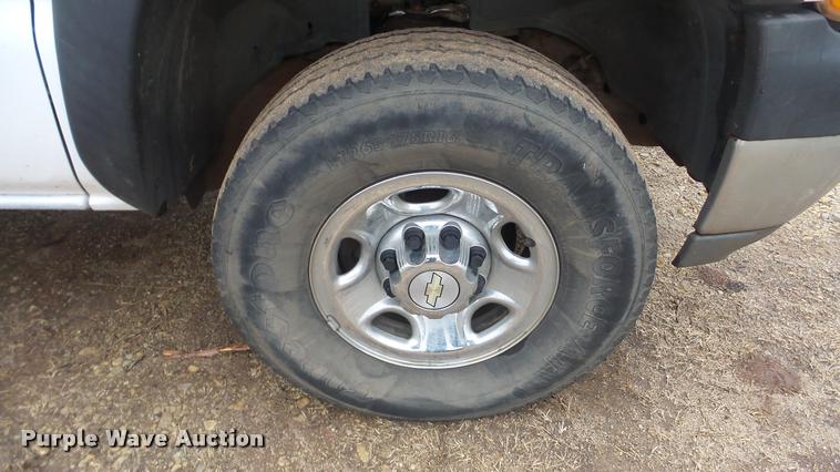 image for item BU9282 2002 Chevrolet Silverado 2500HD pickup truck