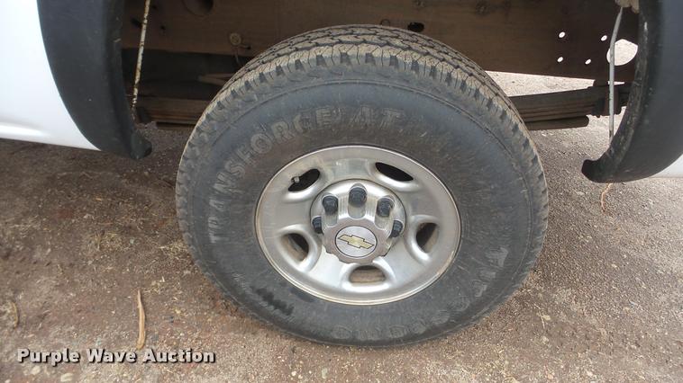 image for item BU9282 2002 Chevrolet Silverado 2500HD pickup truck