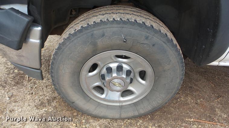 image for item BU9282 2002 Chevrolet Silverado 2500HD pickup truck