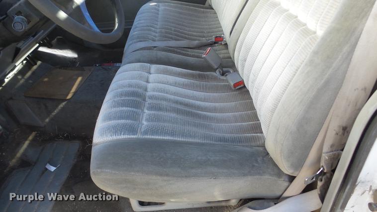 image for item BU9306 1992 Chevrolet 3500 flatbed pickup truck