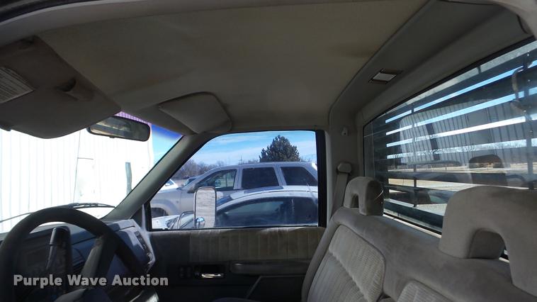 image for item BU9306 1992 Chevrolet 3500 flatbed pickup truck