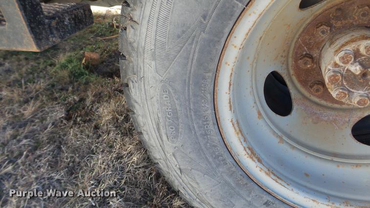 image for item BU9306 1992 Chevrolet 3500 flatbed pickup truck