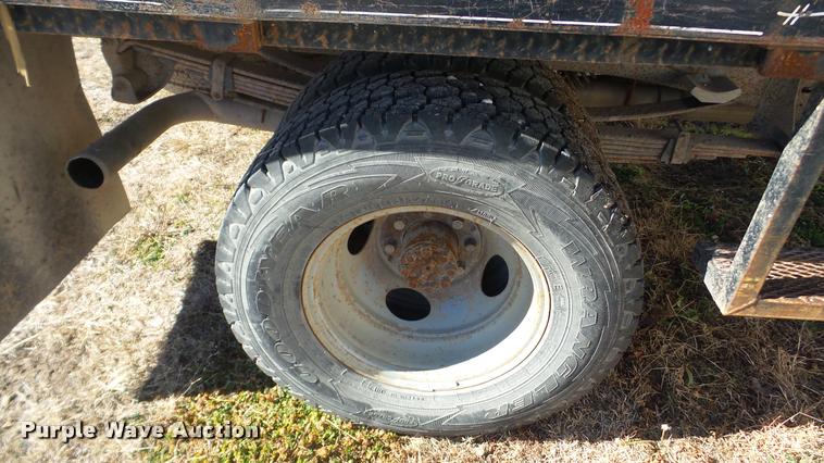 image for item BU9306 1992 Chevrolet 3500 flatbed pickup truck