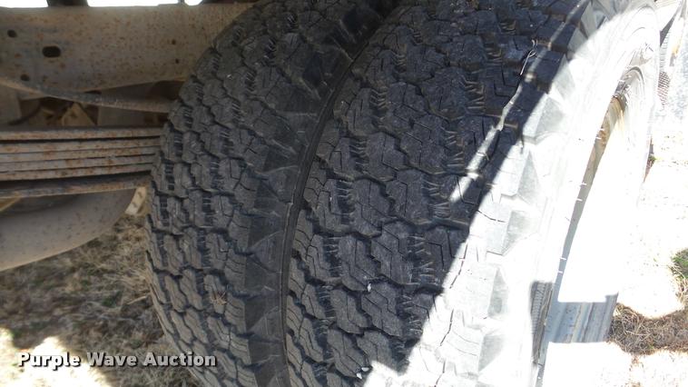 image for item BU9306 1992 Chevrolet 3500 flatbed pickup truck