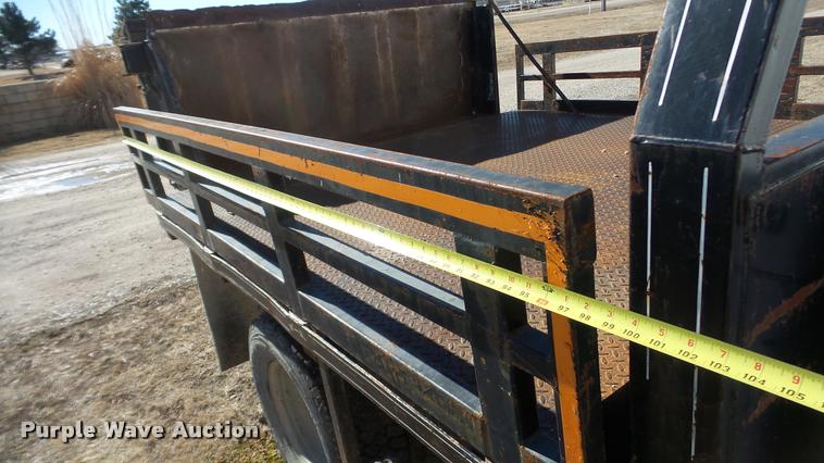 image for item BU9306 1992 Chevrolet 3500 flatbed pickup truck