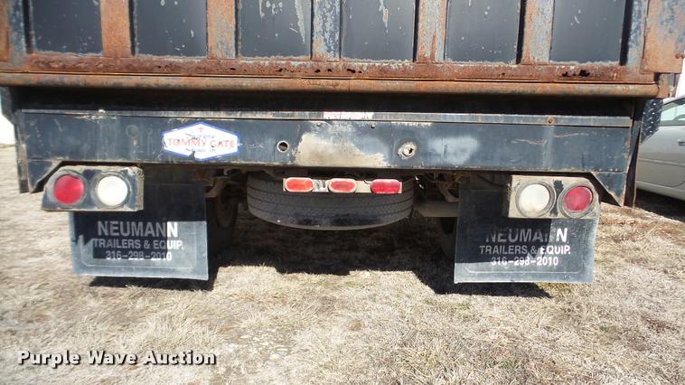 image for item BU9306 1992 Chevrolet 3500 flatbed pickup truck