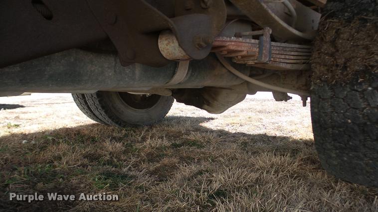 image for item BU9306 1992 Chevrolet 3500 flatbed pickup truck