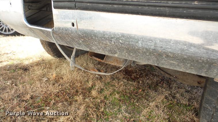 image for item BU9306 1992 Chevrolet 3500 flatbed pickup truck