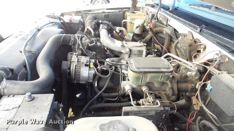 image for item BU9306 1992 Chevrolet 3500 flatbed pickup truck