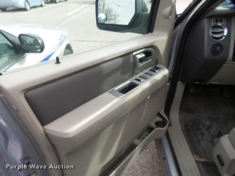 image for item BU9886 2010 Ford Expedition XLT SUV