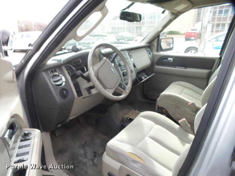 image for item BU9886 2010 Ford Expedition XLT SUV