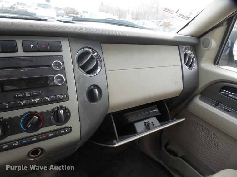 image for item BU9886 2010 Ford Expedition XLT SUV